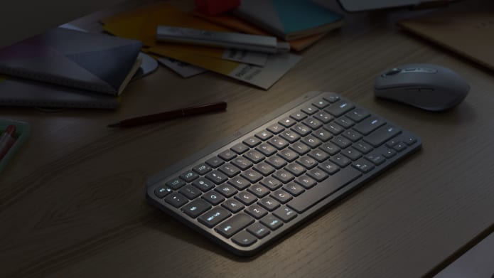 MX Keys Mini for Business en un entorno de trabajo